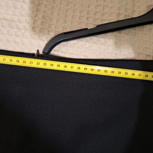 Black elastic office skirt like new, size XL