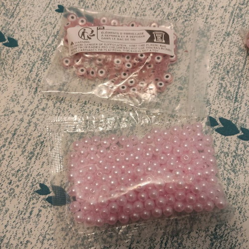 Jewelry materials new, pack with beads and crosses