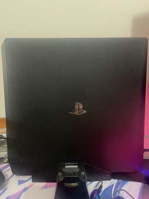 PlayStation 4 Pro 1TB goldhen used with base and controller