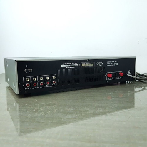 Akai AM-U210 integrated stereo amplifier used, 2x30W RMS, Phono, Japan