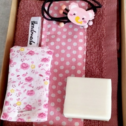 Gift box for little girl with towel, soap, pouch and hair tie