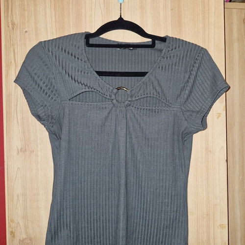 Paranoia green top like new, size M