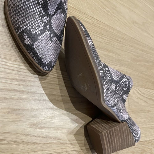 Shoes new, size 39, comfortable and stylish