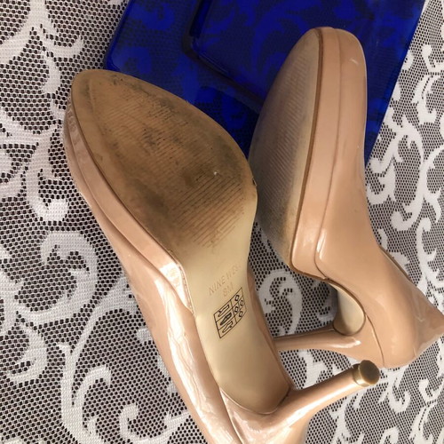 Nine West nude pumps like new, size 38