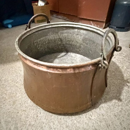 Traditional hammered copper cauldron with tin lining and metal handles, 45L