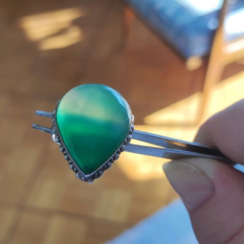 Silver 925 ring with green onyx teardrop cabochon like new