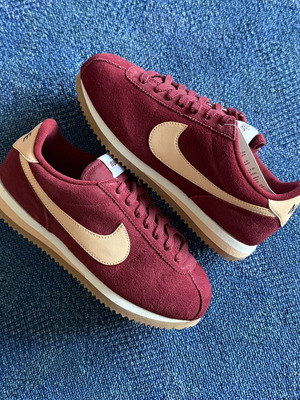 Nike Cortez Leather women's sneakers, red, sizes 38.5/39