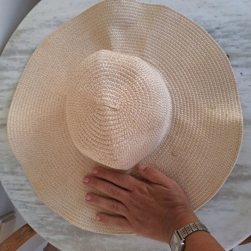 Beige women's hat used, size 57-58 large