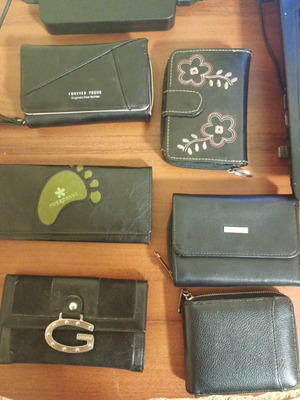 Guess women's wallets like new, set of 6, black