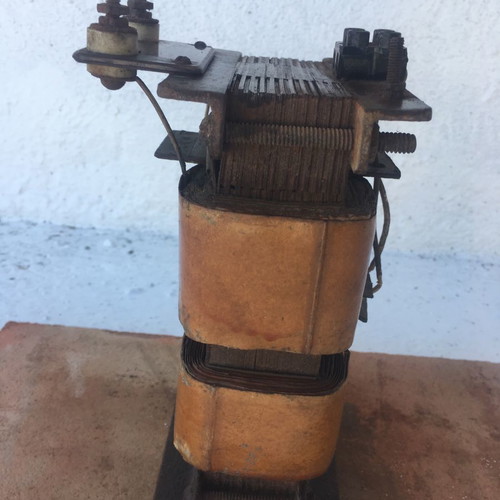 Old current transformers unknown voltage as seen