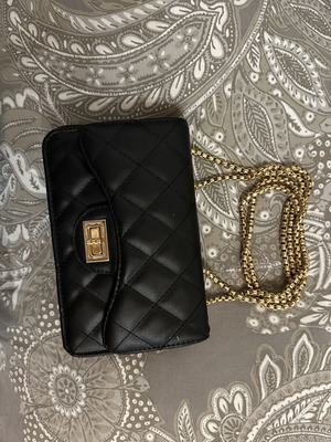 Shoulder bag like new, black