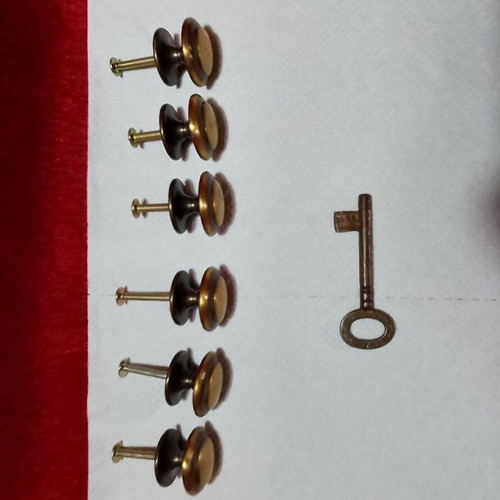 Antique brass knobs and key used, pack of 6+1, 1970-1980