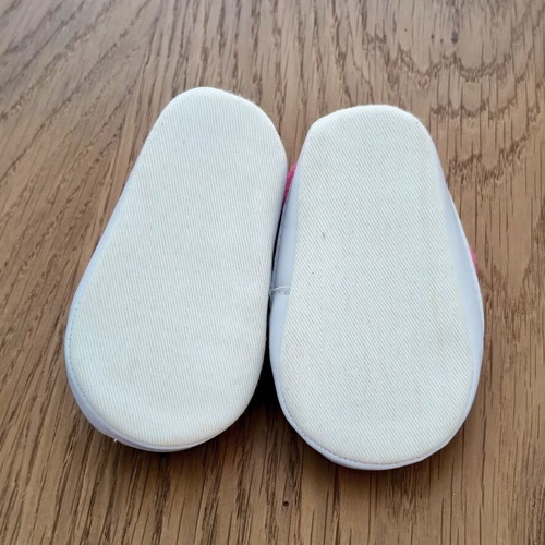 Fuchsia baby shoes