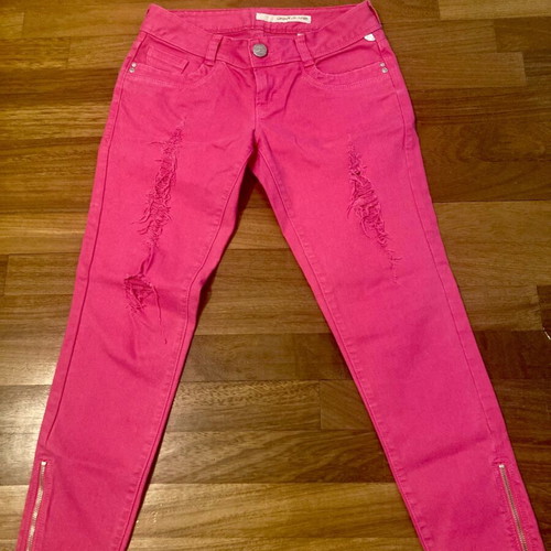 DKNY Jeans size 29 like new, fuchsia with rips and zippers