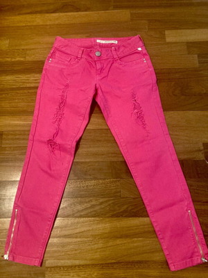 DKNY Jeans size 29 like new, fuchsia with rips and zippers