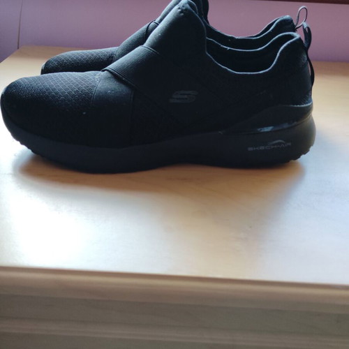 Skechers sneakers size 41 like new, black sports
