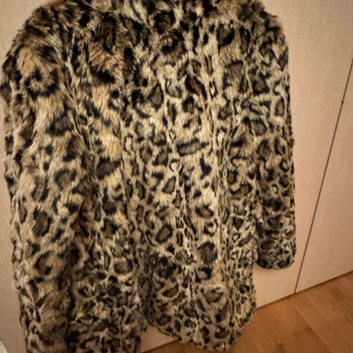 Bershka faux fur coat like new, size S/M, black and brown