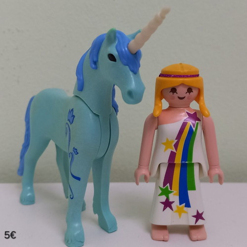 Playmobil princesses with ponies used, set of 2 princesses and 2 ponies