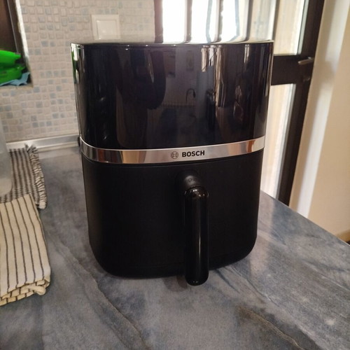 Airfryer Bosch Series 4 new with grill accessory and 3-year warranty