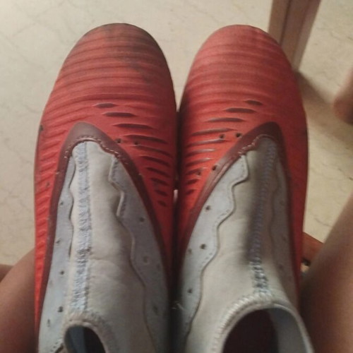 Nike football shoes like new, size 40, red and turquoise