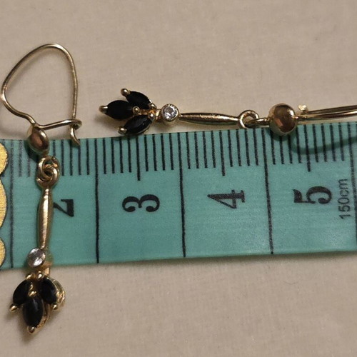Gold 585 earrings with sapphires
