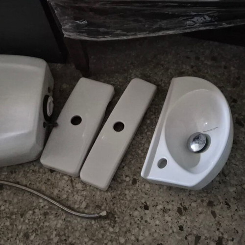 Villeroy Oblic sink 40 x 26.5 cm like new with inox siphon