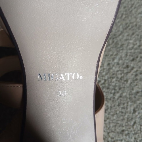 Migato nude platform sandals size 38 like new