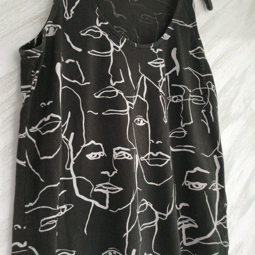 Stradivarius black sleeveless top with face pattern like new, Medium