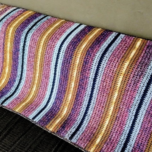 Vintage handmade knitted throw rug 160x70cm like new