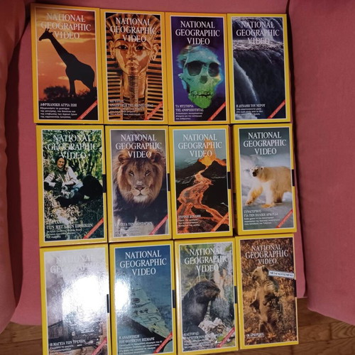 National Geographic / Anakalipto VHS like new, lot of 38 pieces