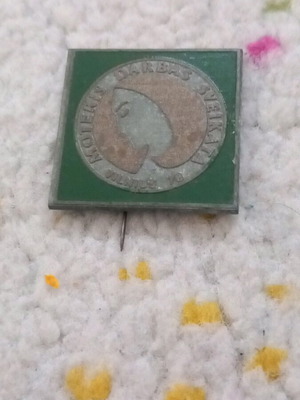 Vilnius Madonna badge used, Lithuanian dissident 1978