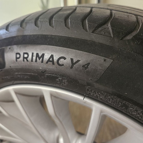 BMW wheel and tire set, 225/50/17