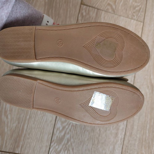 Golden ballerina shoes new, size 35