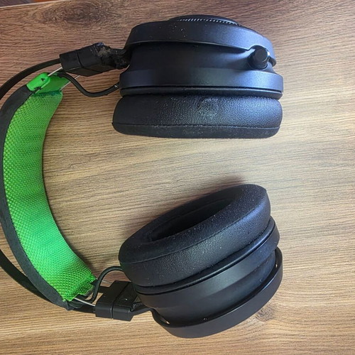 Razer Nari Ultimate Wireless Headset for Xbox One used