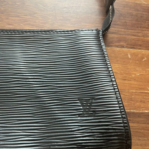 Black wristlet bag like new