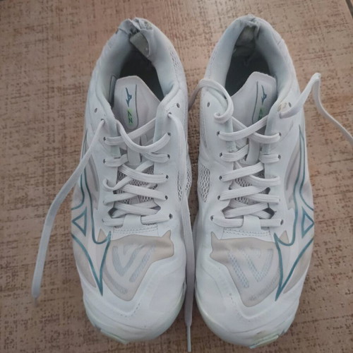 Mizuno Wave Lightning Z7 volleyball shoes used, women's size 38, white