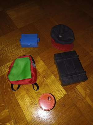 Wallets, chests and barrel like new, small toys