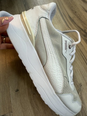 Puma R78 Voyage Premium classic sneakers like new, size 39