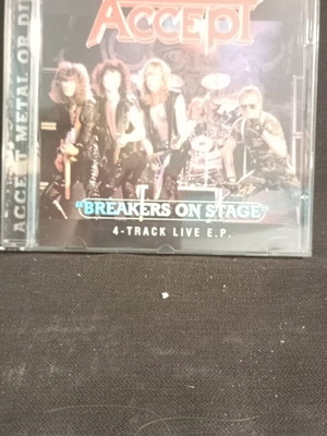 Accept Breakers On Stage CD like new