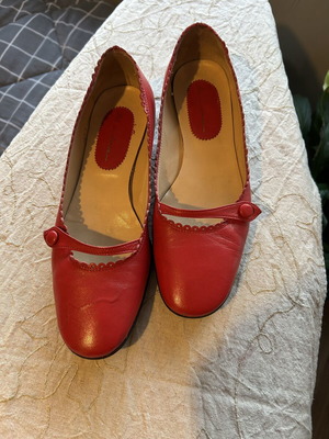 Red leather women's shoes, size 37, made in Italy