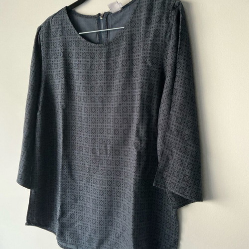 Saint Tropez blouse gray size M like new