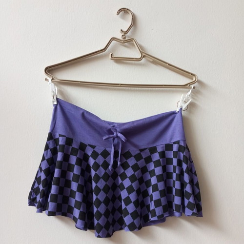 T-shirt and skirt set with checkerboard pattern purple and black new