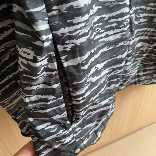 Nike running jacket like new, size M, white and gray