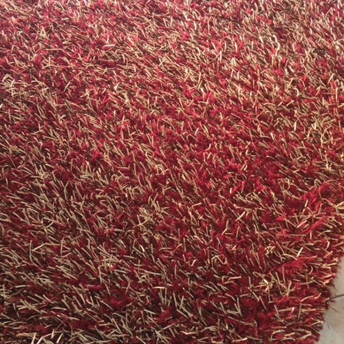 Handmade rug like new in burgundy and beige shades