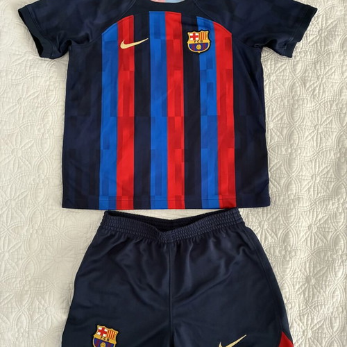 Barcelona Kids Football Kit new, official T-shirt and shorts M 110-116cm