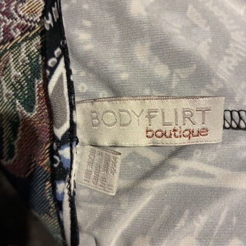 Ethnic Aztec Design Spring Dress fitted midi or maxi Bodyflirt Boutique used