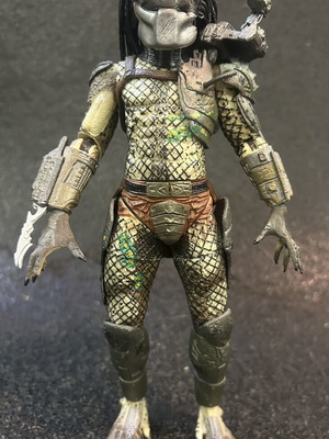 Classic Battle Damaged Predator 8” Neca Action Figure Series 2 2010 like new