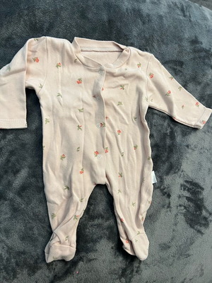 Baby romper like new, for 3+ months