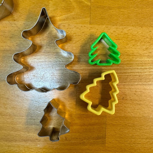 Christmas cookie cutter set like new