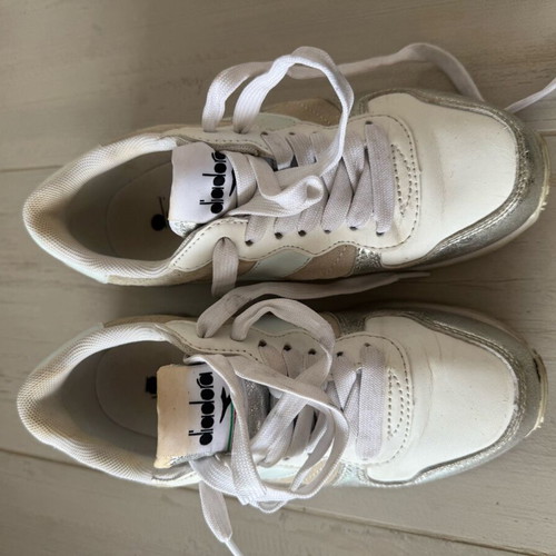 Diadora white athletic shoes like new, suede leather size 36